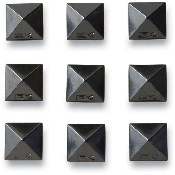 The 10 Essentials Dakine Pyramid Studs Snowboard Stomp Pad 1 The 10 Essentials Dakine Pyramid Studs Snowboard Stomp Pad