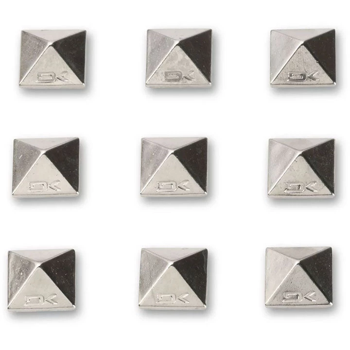 The 10 Essentials Dakine Pyramid Studs Snowboard Stomp Pad 2 The 10 Essentials Dakine Pyramid Studs Snowboard Stomp Pad