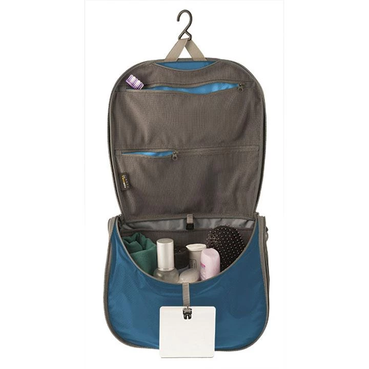 Sea To Summit Travelling Light Hanging Toiletry Bag Gear 2 Sea To Summit Travelling Light Hanging Toiletry Bag Gear
